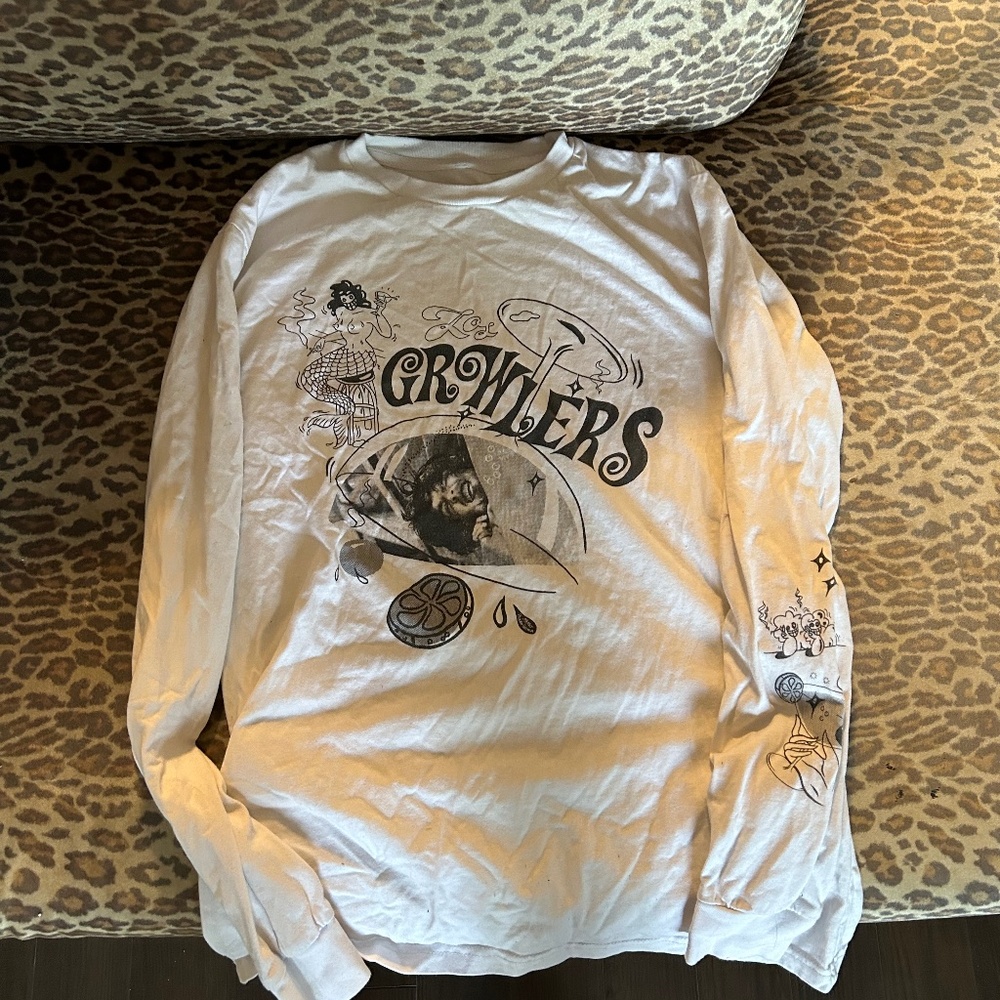 The growlers long sleeve M